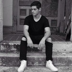 Meet your Posher, Luis